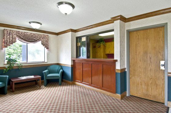 Econo Lodge Akron Montrose Interior foto